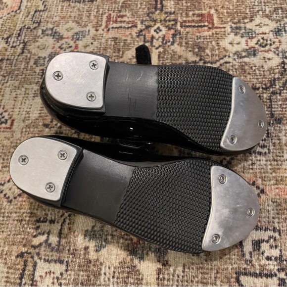 Girls tap shoes - Picture 3 of 3